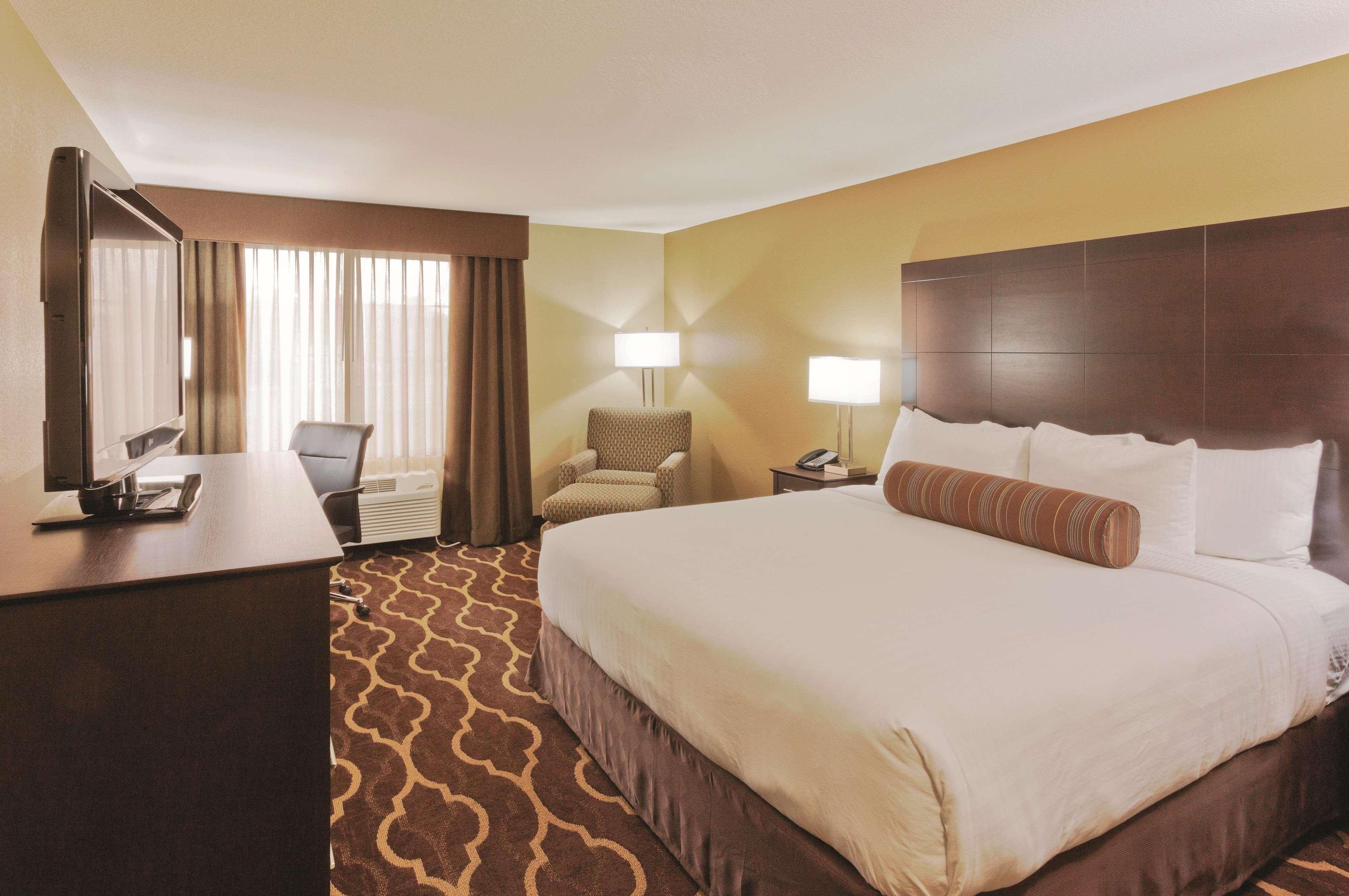Hotel La Quinta & By Wyndham Lv Tropicana Stadium 3*